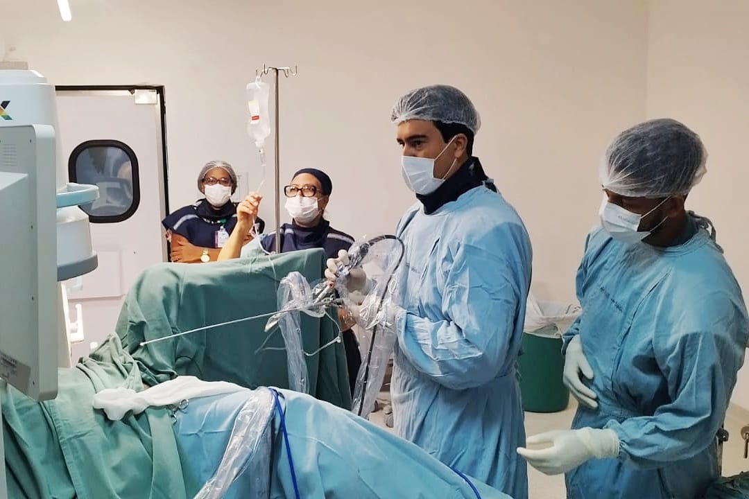 Hospital Vicentina Goulart realiza primeira cirurgia endourológica pelo ...